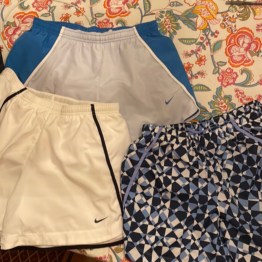 Girls Nike dry fit standard fit shorts excellent condition